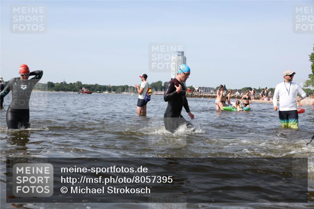 22.06.2025 - Viking Triathlon Michael Strokosch http://msf.ph/oto/8057395 22.06.2025 10:35:19 Schwimmen 107, 139, 157, 204, 296, 320, 365, 395, 482, 508, 632 meine-sportfotos.de