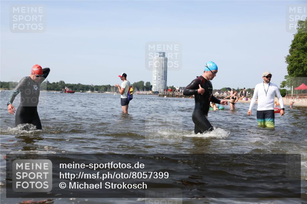 22.06.2025 - Viking Triathlon Michael Strokosch http://msf.ph/oto/8057399 22.06.2025 10:35:20 Schwimmen 107, 139, 204, 296, 320, 365, 395, 482, 508, 632 meine-sportfotos.de