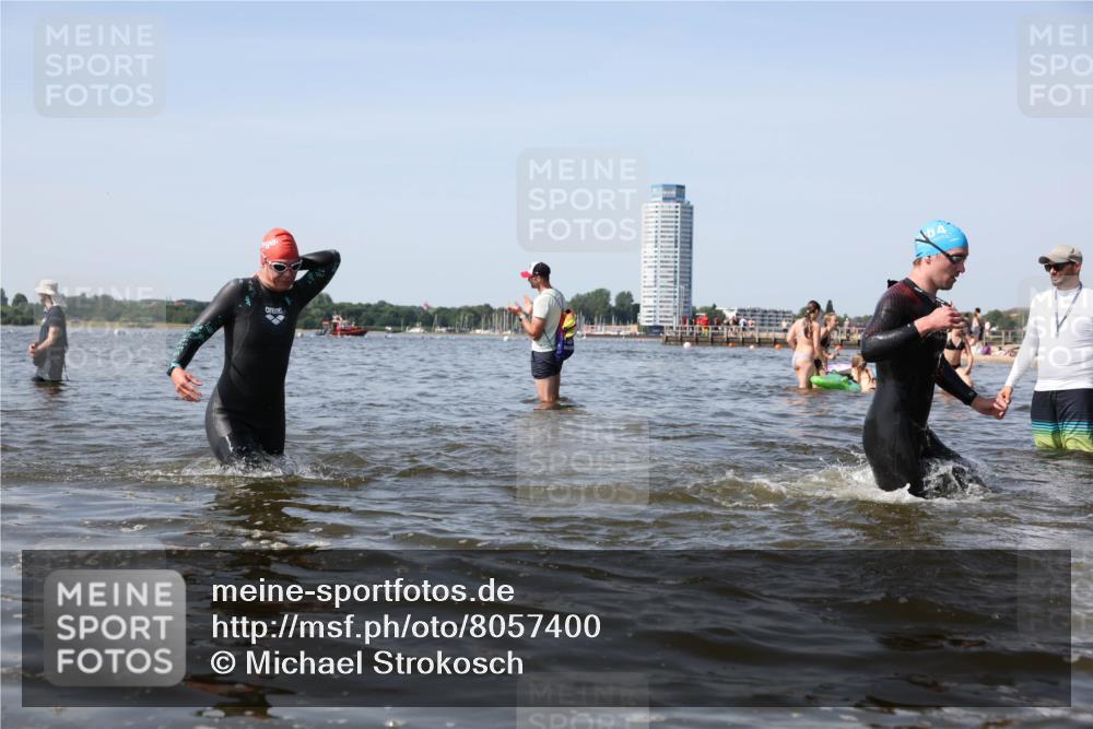 22.06.2025 - Viking Triathlon Michael Strokosch http://msf.ph/oto/8057400 22.06.2025 10:35:20 Schwimmen 107, 139, 204, 296, 320, 365, 395, 482, 508, 632 meine-sportfotos.de