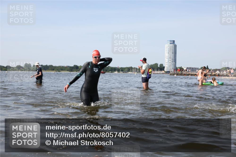 22.06.2025 - Viking Triathlon Michael Strokosch http://msf.ph/oto/8057402 22.06.2025 10:35:20 Schwimmen 107, 139, 204, 296, 320, 365, 395, 482, 508, 632 meine-sportfotos.de