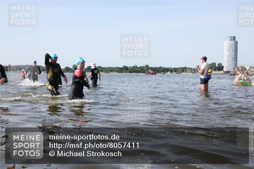 22.06.2025 - Viking Triathlon Michael Strokosch http://msf.ph/oto/8057411 22.06.2025 10:35:23 Schwimmen 107, 127, 204, 296, 320, 365, 395, 482, 508, 632 meine-sportfotos.de