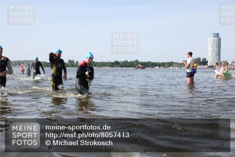 22.06.2025 - Viking Triathlon Michael Strokosch http://msf.ph/oto/8057413 22.06.2025 10:35:23 Schwimmen 107, 127, 204, 296, 320, 365, 395, 482, 508, 632 meine-sportfotos.de