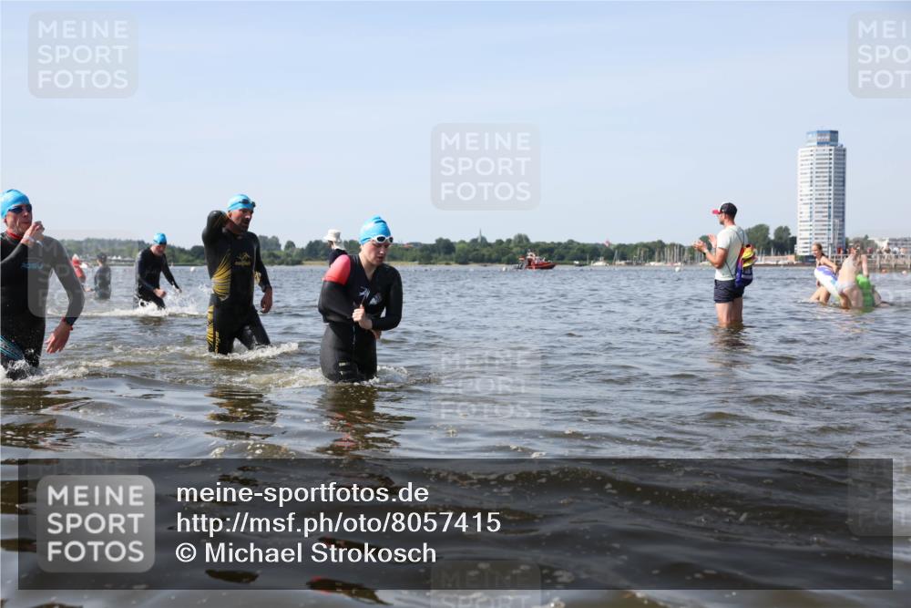 22.06.2025 - Viking Triathlon Michael Strokosch http://msf.ph/oto/8057415 22.06.2025 10:35:24 Schwimmen 107, 127, 204, 296, 320, 365, 395, 482, 508, 632 meine-sportfotos.de