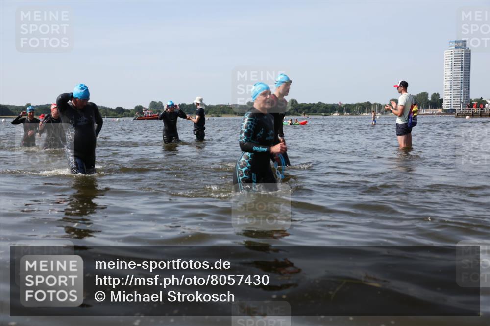 22.06.2025 - Viking Triathlon Michael Strokosch http://msf.ph/oto/8057430 22.06.2025 10:38:16 Schwimmen 61, 72, 89, 191, 209, 269, 447, 509, 535, 662 meine-sportfotos.de