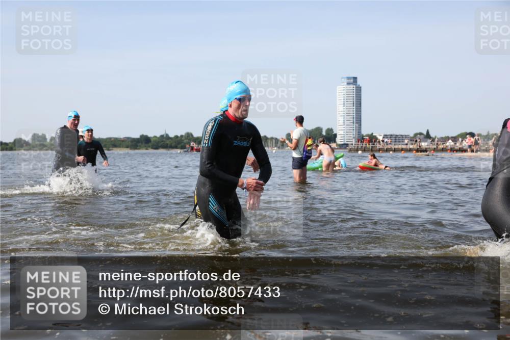 22.06.2025 - Viking Triathlon Michael Strokosch http://msf.ph/oto/8057433 22.06.2025 10:35:27 Schwimmen 107, 127, 134, 204, 296, 320, 395, 415, 482, 508, 602, 632 meine-sportfotos.de