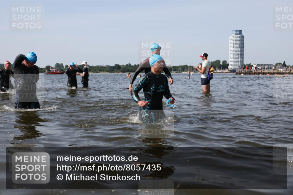 22.06.2025 - Viking Triathlon Michael Strokosch http://msf.ph/oto/8057435 22.06.2025 10:38:17 Schwimmen 61, 72, 89, 191, 209, 269, 398, 447, 509, 535, 662 meine-sportfotos.de