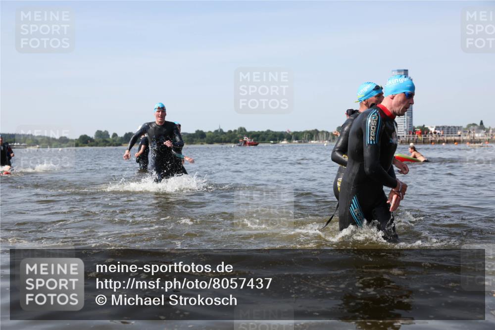 22.06.2025 - Viking Triathlon Michael Strokosch http://msf.ph/oto/8057437 22.06.2025 10:35:27 Schwimmen 107, 127, 134, 204, 296, 320, 395, 415, 482, 508, 602, 632 meine-sportfotos.de