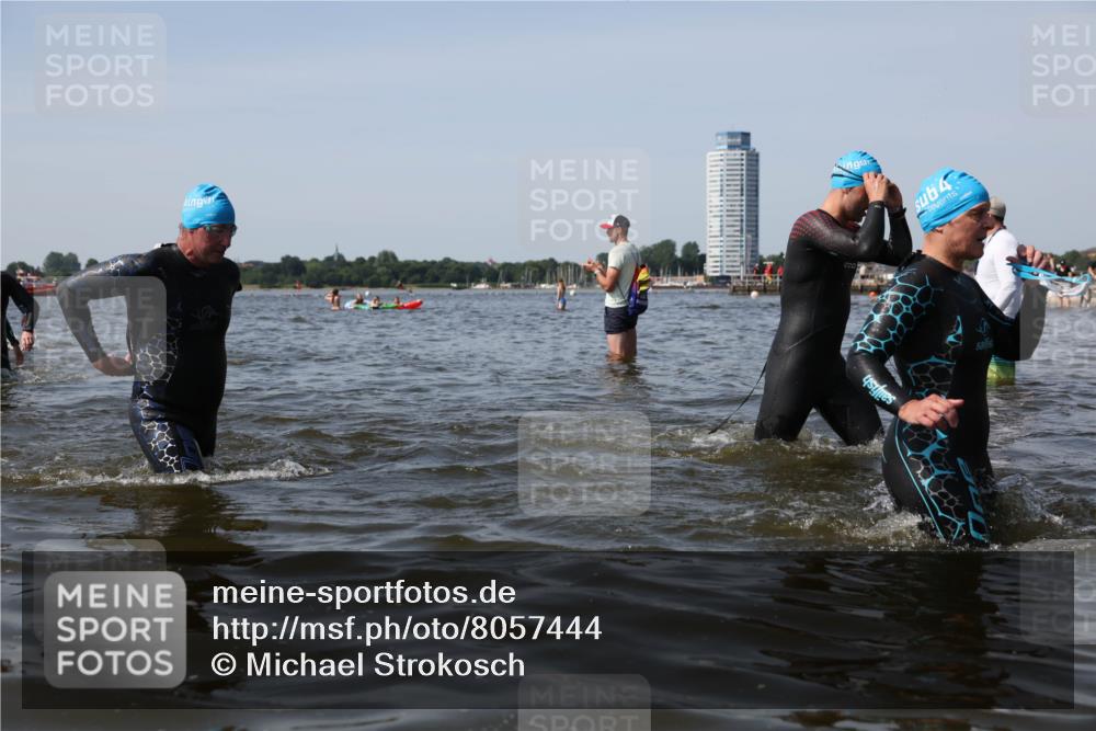 22.06.2025 - Viking Triathlon Michael Strokosch http://msf.ph/oto/8057444 22.06.2025 10:38:18 Schwimmen 61, 72, 89, 191, 209, 269, 398, 447, 509, 535, 662 meine-sportfotos.de