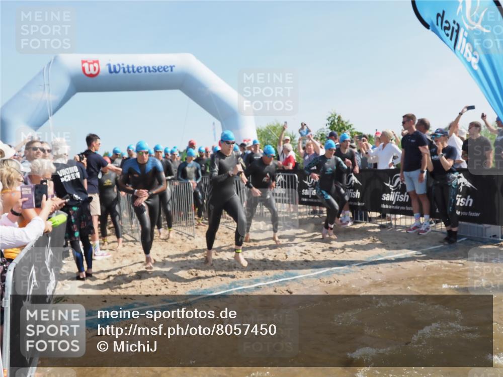 22.06.2025 - Viking Triathlon MichiJ http://msf.ph/oto/8057450 22.06.2025 10:00:22 Schwimmen 2, 4, 6, 10, 14, 15, 28, 46, 49, 81, 100, 122, 152, 175, 176, 198, 230, 286, 288, 329, 367, 420, 455, 473, 485, 521, 544, 557, 609, 610, 611, 617, 661 meine-sportfotos.de
