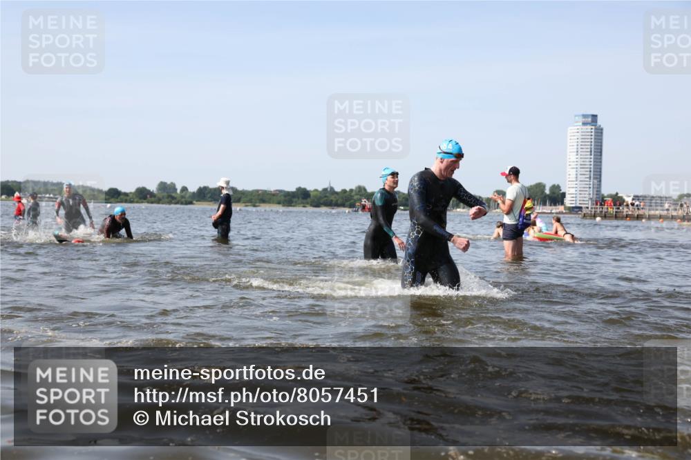 22.06.2025 - Viking Triathlon Michael Strokosch http://msf.ph/oto/8057451 22.06.2025 10:35:29 Schwimmen 20, 62, 107, 127, 134, 154, 204, 320, 395, 415, 482, 508, 602, 632 meine-sportfotos.de