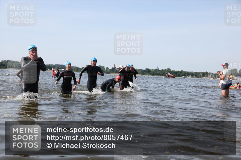 22.06.2025 - Viking Triathlon Michael Strokosch http://msf.ph/oto/8057467 22.06.2025 10:35:32 Schwimmen 20, 47, 62, 107, 127, 134, 154, 320, 395, 415, 482, 602, 632 meine-sportfotos.de
