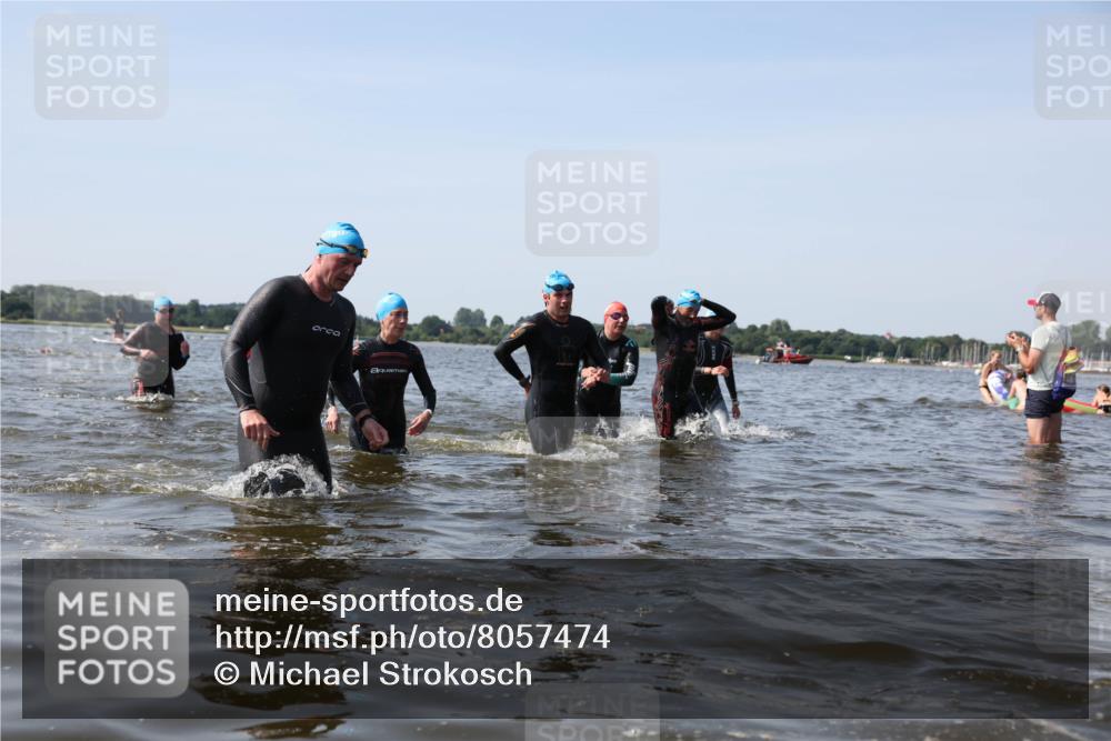 22.06.2025 - Viking Triathlon Michael Strokosch http://msf.ph/oto/8057474 22.06.2025 10:35:33 Schwimmen 20, 47, 62, 107, 127, 134, 154, 320, 395, 415, 482, 602, 632 meine-sportfotos.de