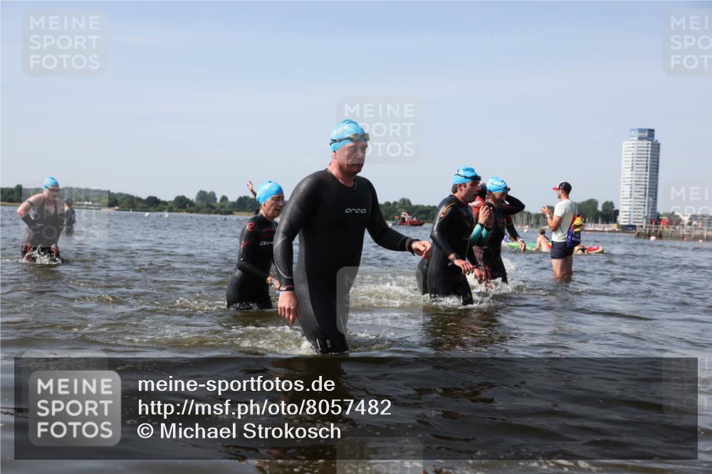 22.06.2025 - Viking Triathlon Michael Strokosch http://msf.ph/oto/8057482 22.06.2025 10:35:35 Schwimmen 20, 47, 62, 107, 127, 134, 154, 320, 395, 415, 482, 602 meine-sportfotos.de
