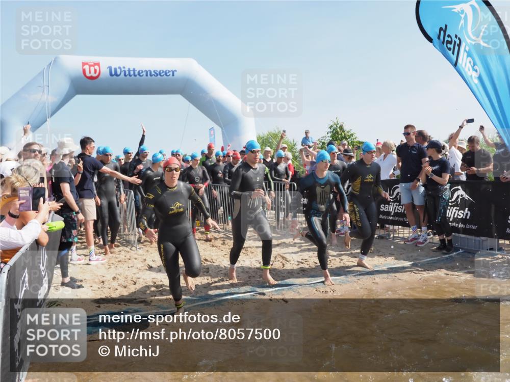 22.06.2025 - Viking Triathlon MichiJ http://msf.ph/oto/8057500 22.06.2025 10:00:24 Schwimmen 6, 10, 14, 15, 28, 46, 49, 52, 81, 122, 152, 175, 176, 198, 230, 286, 288, 329, 367, 420, 455, 473, 485, 544, 557, 610, 611, 617, 661 meine-sportfotos.de