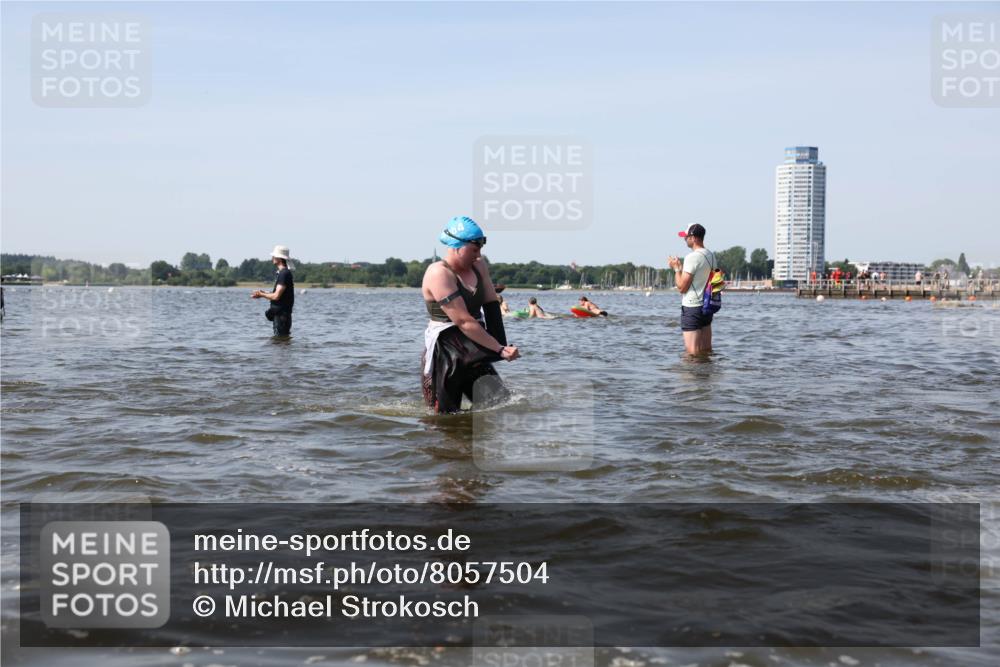 22.06.2025 - Viking Triathlon Michael Strokosch http://msf.ph/oto/8057504 22.06.2025 10:35:39 Schwimmen 20, 47, 62, 107, 127, 134, 154, 415, 602 meine-sportfotos.de
