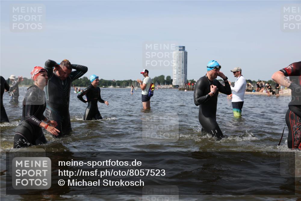 22.06.2025 - Viking Triathlon Michael Strokosch http://msf.ph/oto/8057523 22.06.2025 10:38:30 Schwimmen 22, 85, 156, 215, 269, 398, 419, 428, 447, 509, 535, 601, 603, 659, 662 meine-sportfotos.de