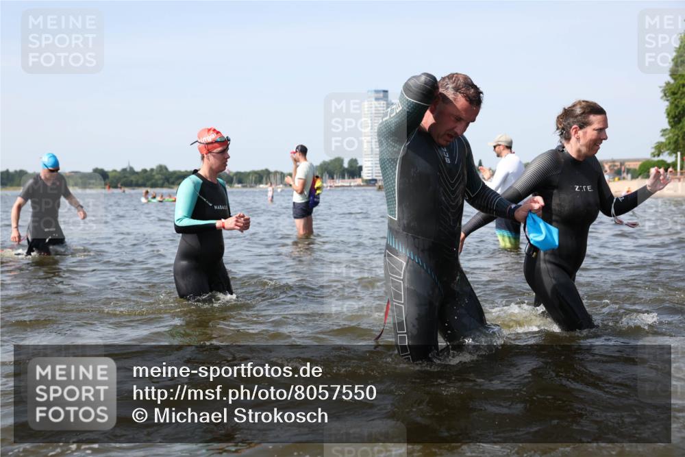 22.06.2025 - Viking Triathlon Michael Strokosch http://msf.ph/oto/8057550 22.06.2025 10:38:34 Schwimmen 22, 85, 156, 164, 215, 269, 315, 398, 419, 428, 509, 535, 601, 603, 659 meine-sportfotos.de