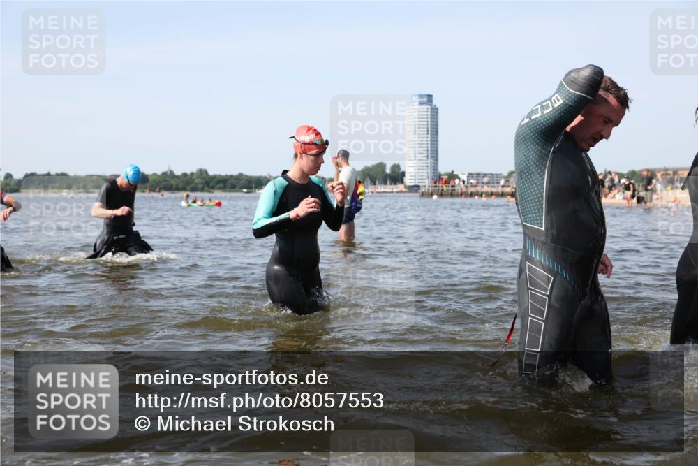 22.06.2025 - Viking Triathlon Michael Strokosch http://msf.ph/oto/8057553 22.06.2025 10:38:34 Schwimmen 22, 85, 156, 164, 215, 269, 315, 398, 419, 428, 509, 535, 601, 603, 659 meine-sportfotos.de