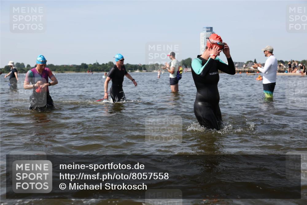 22.06.2025 - Viking Triathlon Michael Strokosch http://msf.ph/oto/8057558 22.06.2025 10:38:35 Schwimmen 22, 85, 156, 164, 215, 269, 315, 327, 398, 419, 428, 509, 535, 601, 603, 659 meine-sportfotos.de