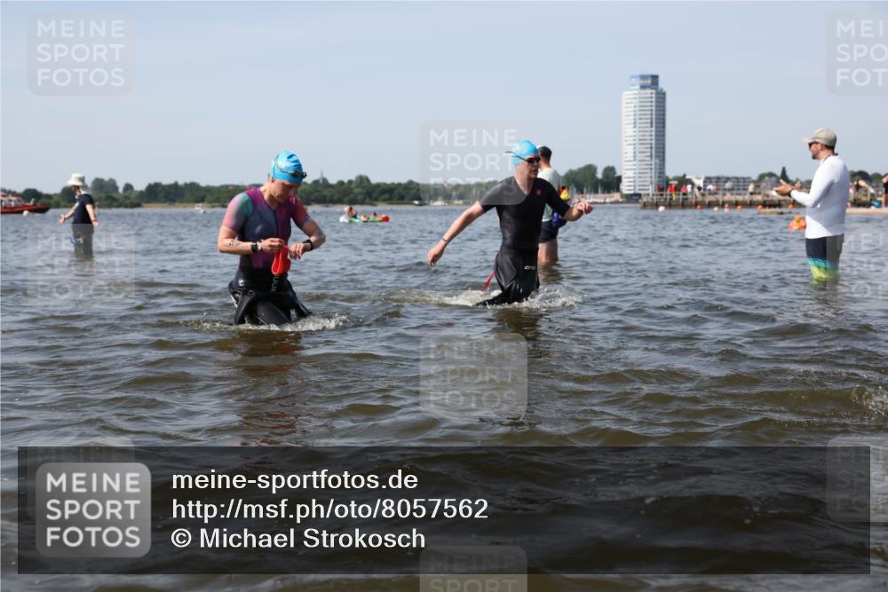 22.06.2025 - Viking Triathlon Michael Strokosch http://msf.ph/oto/8057562 22.06.2025 10:38:36 Schwimmen 22, 85, 156, 164, 215, 269, 315, 327, 398, 419, 428, 509, 535, 601, 603, 659 meine-sportfotos.de
