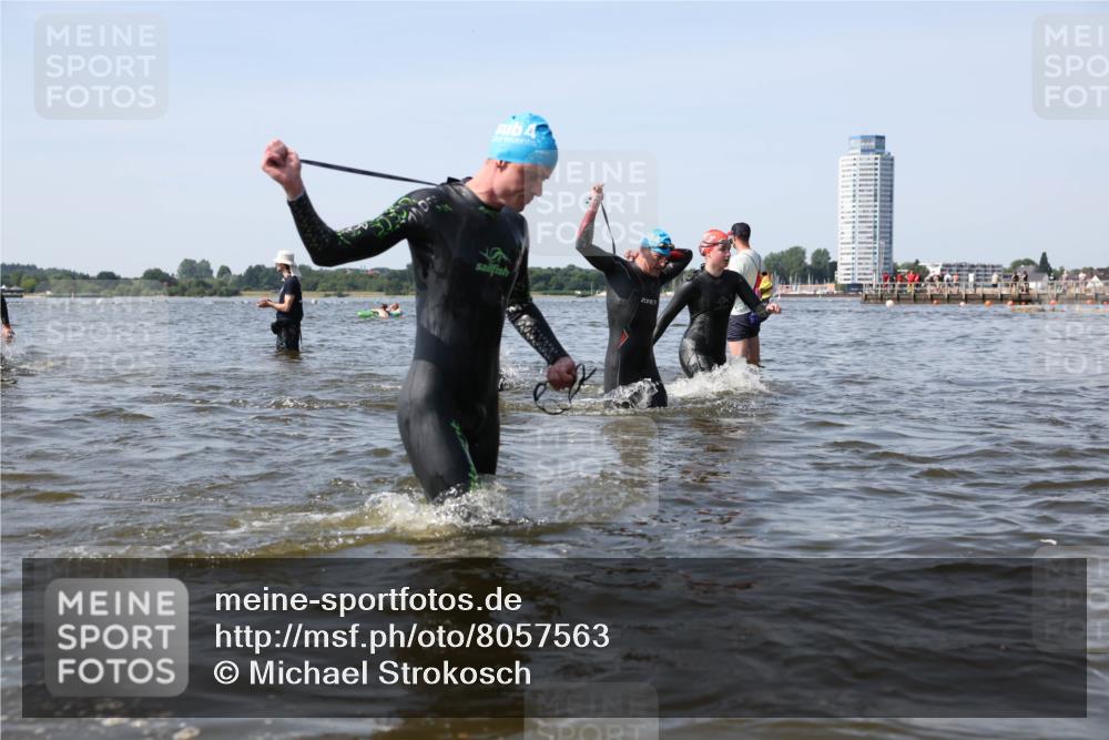 22.06.2025 - Viking Triathlon Michael Strokosch http://msf.ph/oto/8057563 22.06.2025 10:36:00 Schwimmen 19, 265, 313, 377, 448, 552, 636 meine-sportfotos.de