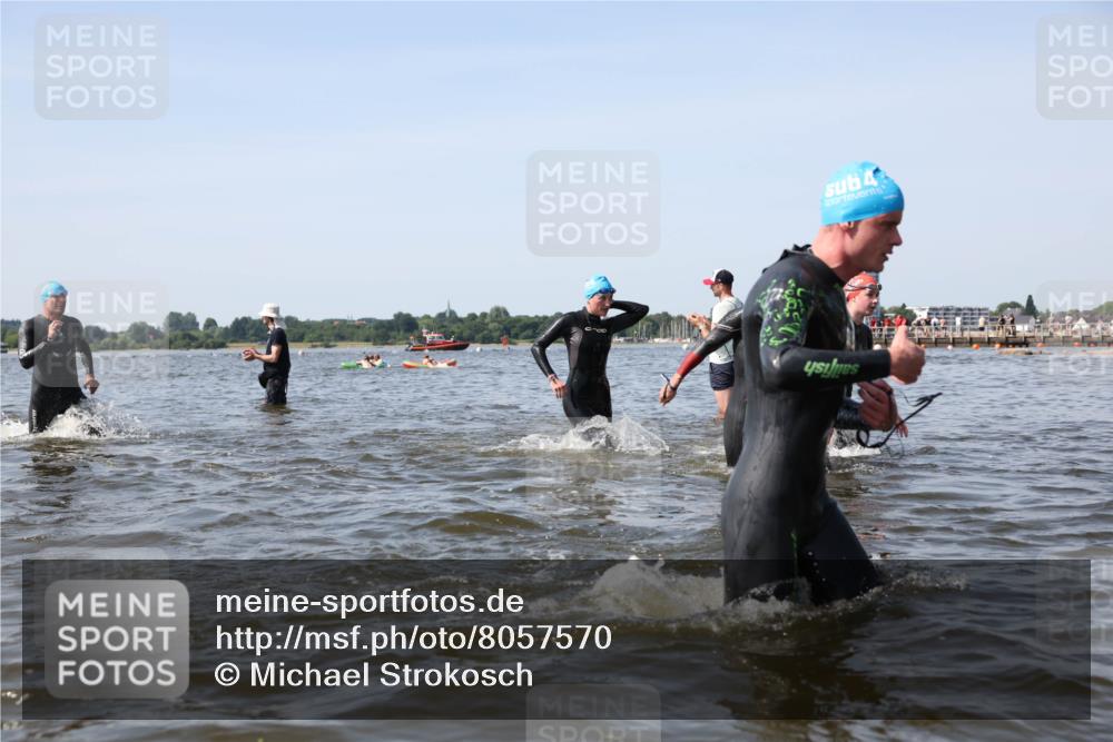 22.06.2025 - Viking Triathlon Michael Strokosch http://msf.ph/oto/8057570 22.06.2025 10:36:01 Schwimmen 19, 265, 313, 377, 448, 552, 636 meine-sportfotos.de