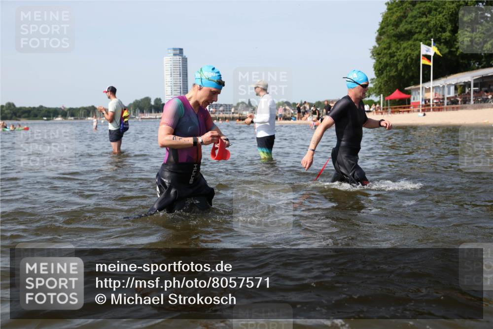 22.06.2025 - Viking Triathlon Michael Strokosch http://msf.ph/oto/8057571 22.06.2025 10:38:39 Schwimmen 22, 85, 135, 156, 164, 215, 315, 327, 419, 428, 601, 603, 659 meine-sportfotos.de
