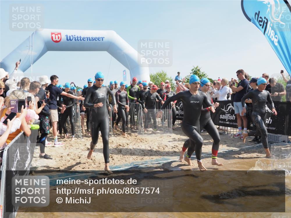 22.06.2025 - Viking Triathlon MichiJ http://msf.ph/oto/8057574 22.06.2025 10:00:28 Schwimmen 1, 6, 13, 14, 15, 28, 30, 46, 52, 81, 152, 175, 176, 198, 230, 286, 288, 367, 374, 401, 455, 473, 534, 557, 610, 611, 617, 623, 661 meine-sportfotos.de