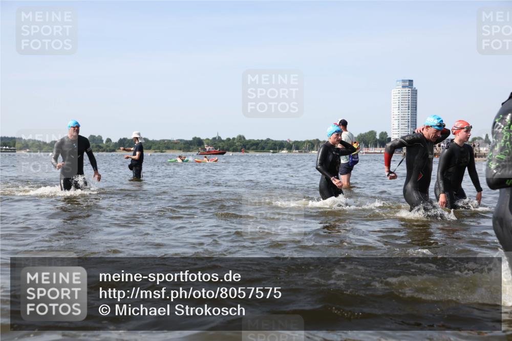 22.06.2025 - Viking Triathlon Michael Strokosch http://msf.ph/oto/8057575 22.06.2025 10:36:01 Schwimmen 19, 265, 313, 377, 448, 552, 636 meine-sportfotos.de