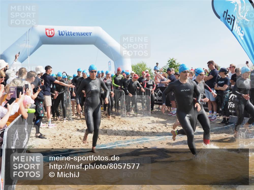22.06.2025 - Viking Triathlon MichiJ http://msf.ph/oto/8057577 22.06.2025 10:00:28 Schwimmen 1, 6, 13, 14, 15, 28, 30, 46, 52, 81, 152, 175, 176, 198, 230, 286, 288, 367, 374, 401, 455, 473, 534, 557, 610, 611, 617, 623, 661 meine-sportfotos.de