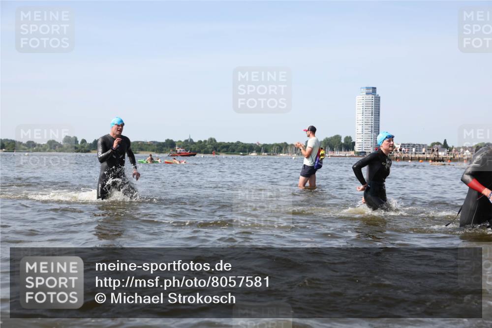 22.06.2025 - Viking Triathlon Michael Strokosch http://msf.ph/oto/8057581 22.06.2025 10:36:02 Schwimmen 19, 265, 313, 377, 448, 552, 636 meine-sportfotos.de