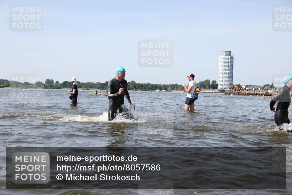 22.06.2025 - Viking Triathlon Michael Strokosch http://msf.ph/oto/8057586 22.06.2025 10:36:03 Schwimmen 19, 265, 313, 377, 448, 552, 636 meine-sportfotos.de
