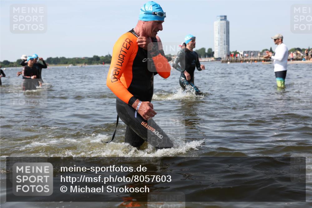 22.06.2025 - Viking Triathlon Michael Strokosch http://msf.ph/oto/8057603 22.06.2025 10:38:45 Schwimmen 26, 85, 135, 156, 164, 210, 211, 215, 315, 327, 336, 601 meine-sportfotos.de