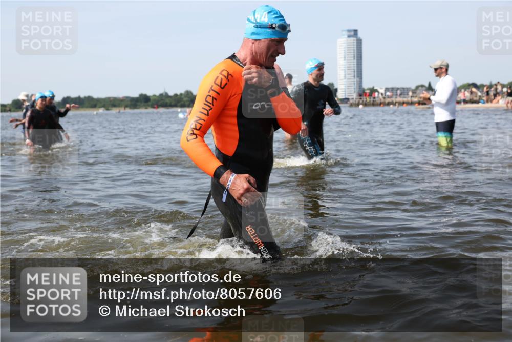 22.06.2025 - Viking Triathlon Michael Strokosch http://msf.ph/oto/8057606 22.06.2025 10:38:45 Schwimmen 26, 85, 135, 156, 164, 210, 211, 215, 315, 327, 336, 601 meine-sportfotos.de