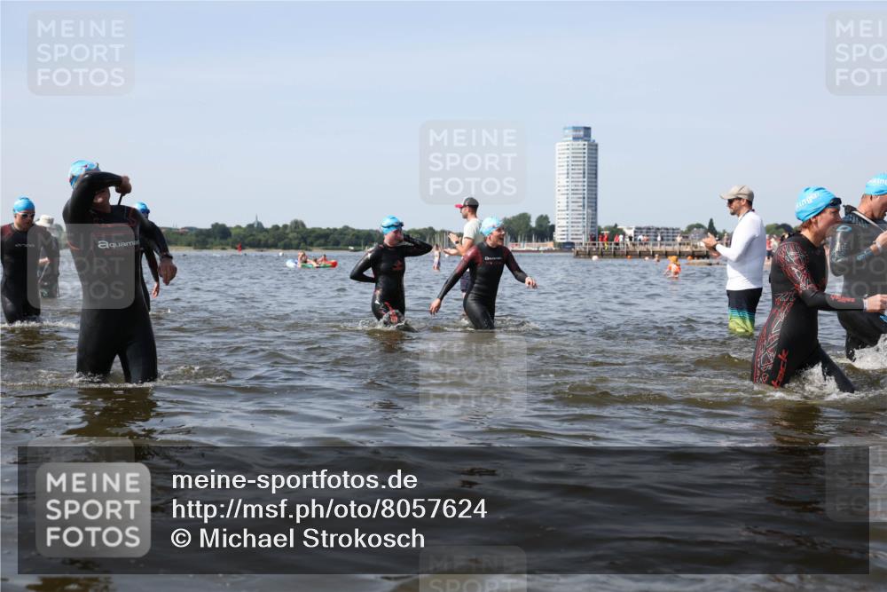 22.06.2025 - Viking Triathlon Michael Strokosch http://msf.ph/oto/8057624 22.06.2025 10:38:50 Schwimmen 26, 40, 57, 135, 164, 185, 210, 211, 215, 315, 327, 336, 408, 416 meine-sportfotos.de