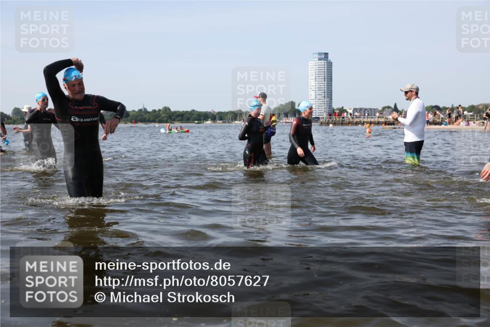 22.06.2025 - Viking Triathlon Michael Strokosch http://msf.ph/oto/8057627 22.06.2025 10:38:51 Schwimmen 26, 40, 57, 135, 164, 185, 210, 211, 315, 327, 336, 408, 416 meine-sportfotos.de