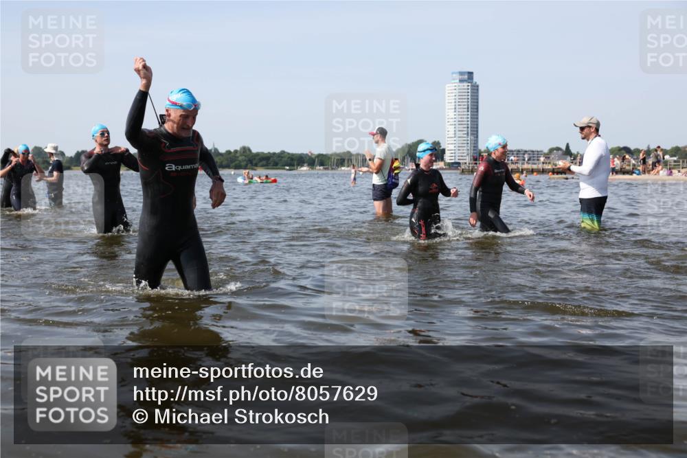 22.06.2025 - Viking Triathlon Michael Strokosch http://msf.ph/oto/8057629 22.06.2025 10:38:51 Schwimmen 26, 40, 57, 135, 164, 185, 210, 211, 315, 327, 336, 408, 416 meine-sportfotos.de