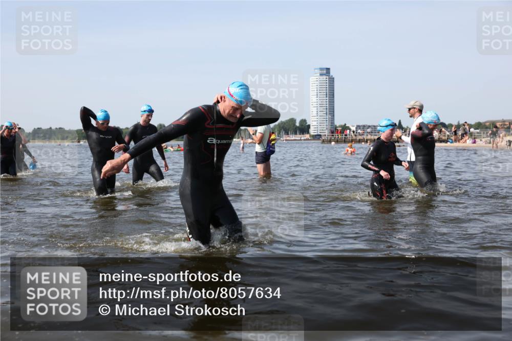 22.06.2025 - Viking Triathlon Michael Strokosch http://msf.ph/oto/8057634 22.06.2025 10:38:52 Schwimmen 26, 40, 57, 135, 164, 181, 185, 210, 211, 315, 327, 336, 408, 416, 451 meine-sportfotos.de