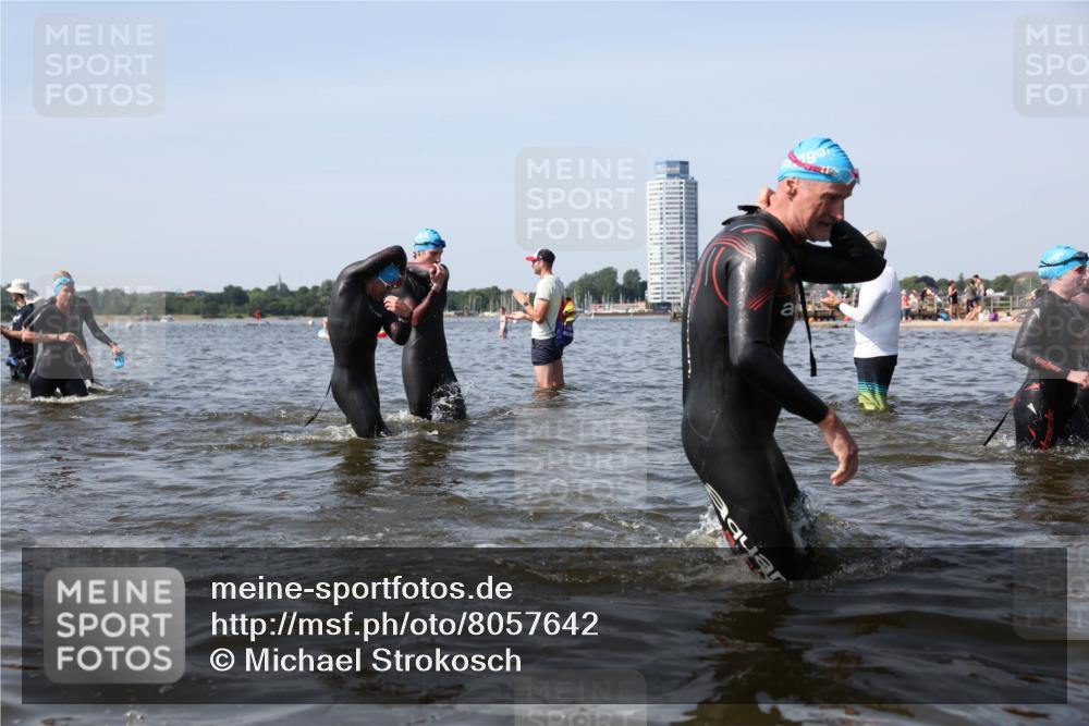 22.06.2025 - Viking Triathlon Michael Strokosch http://msf.ph/oto/8057642 22.06.2025 10:38:53 Schwimmen 26, 40, 57, 135, 164, 181, 185, 210, 211, 315, 327, 336, 408, 416, 451 meine-sportfotos.de