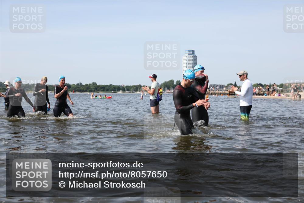 22.06.2025 - Viking Triathlon Michael Strokosch http://msf.ph/oto/8057650 22.06.2025 10:38:55 Schwimmen 26, 40, 57, 135, 148, 181, 185, 210, 211, 315, 327, 336, 408, 416, 451 meine-sportfotos.de