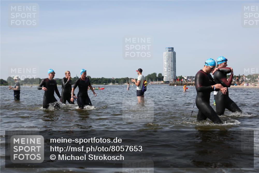 22.06.2025 - Viking Triathlon Michael Strokosch http://msf.ph/oto/8057653 22.06.2025 10:38:56 Schwimmen 26, 40, 57, 135, 148, 181, 185, 210, 211, 327, 336, 408, 416, 451, 654 meine-sportfotos.de