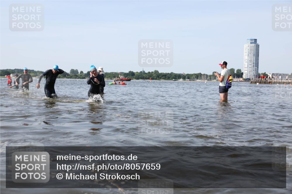 22.06.2025 - Viking Triathlon Michael Strokosch http://msf.ph/oto/8057659 22.06.2025 10:36:23 Schwimmen 42, 88, 101, 232, 251, 334, 407 meine-sportfotos.de