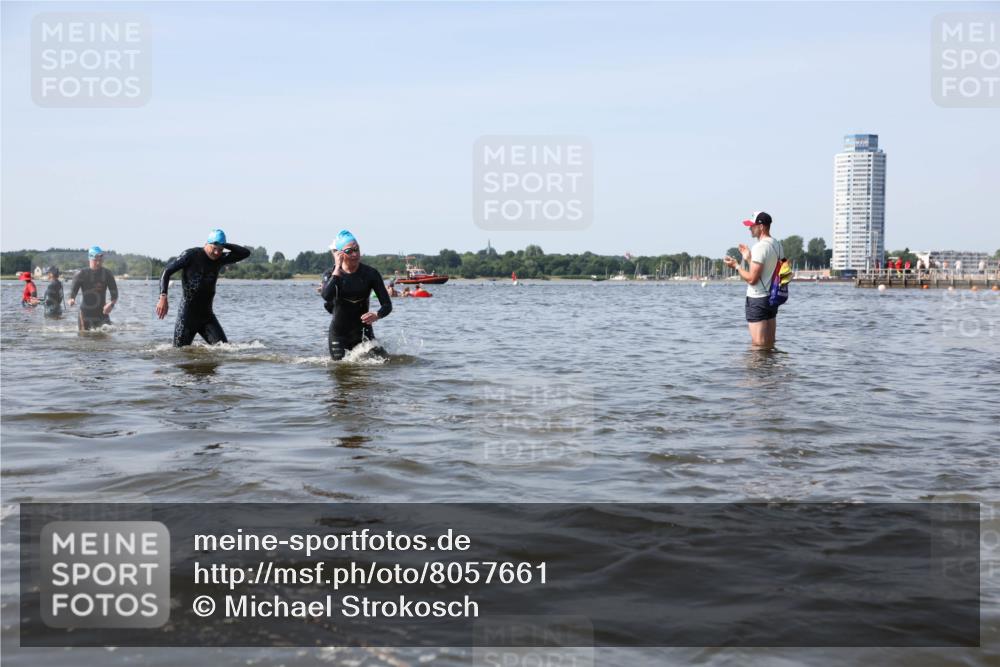 22.06.2025 - Viking Triathlon Michael Strokosch http://msf.ph/oto/8057661 22.06.2025 10:36:23 Schwimmen 42, 88, 101, 232, 251, 334, 407 meine-sportfotos.de