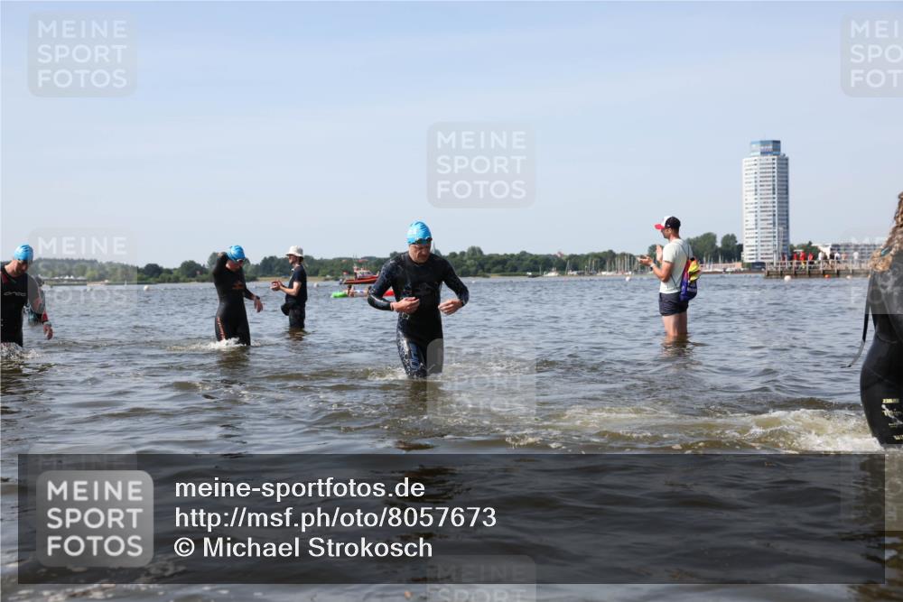 22.06.2025 - Viking Triathlon Michael Strokosch http://msf.ph/oto/8057673 22.06.2025 10:36:27 Schwimmen 42, 88, 101, 232, 251, 334 meine-sportfotos.de