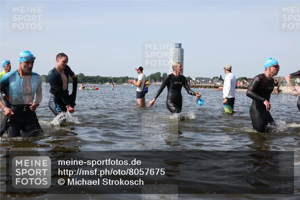 22.06.2025 - Viking Triathlon Michael Strokosch http://msf.ph/oto/8057675 22.06.2025 10:39:00 Schwimmen 26, 40, 57, 79, 148, 181, 185, 210, 211, 295, 336, 351, 408, 416, 451, 654 meine-sportfotos.de