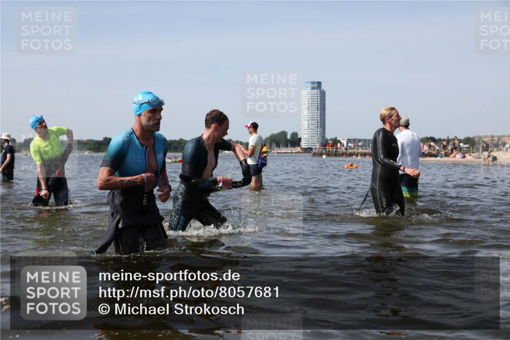 22.06.2025 - Viking Triathlon Michael Strokosch http://msf.ph/oto/8057681 22.06.2025 10:39:01 Schwimmen 26, 40, 57, 79, 148, 181, 185, 210, 211, 295, 336, 351, 408, 416, 451, 654 meine-sportfotos.de