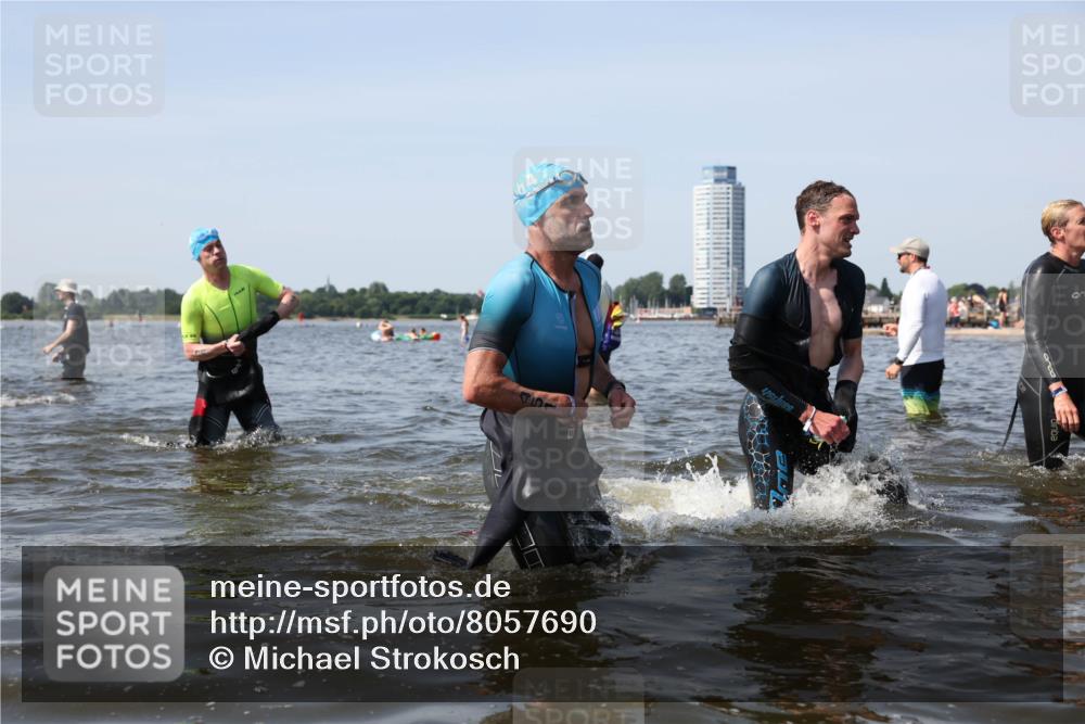 22.06.2025 - Viking Triathlon Michael Strokosch http://msf.ph/oto/8057690 22.06.2025 10:39:02 Schwimmen 26, 40, 57, 79, 148, 181, 185, 210, 295, 336, 351, 408, 416, 451, 654 meine-sportfotos.de