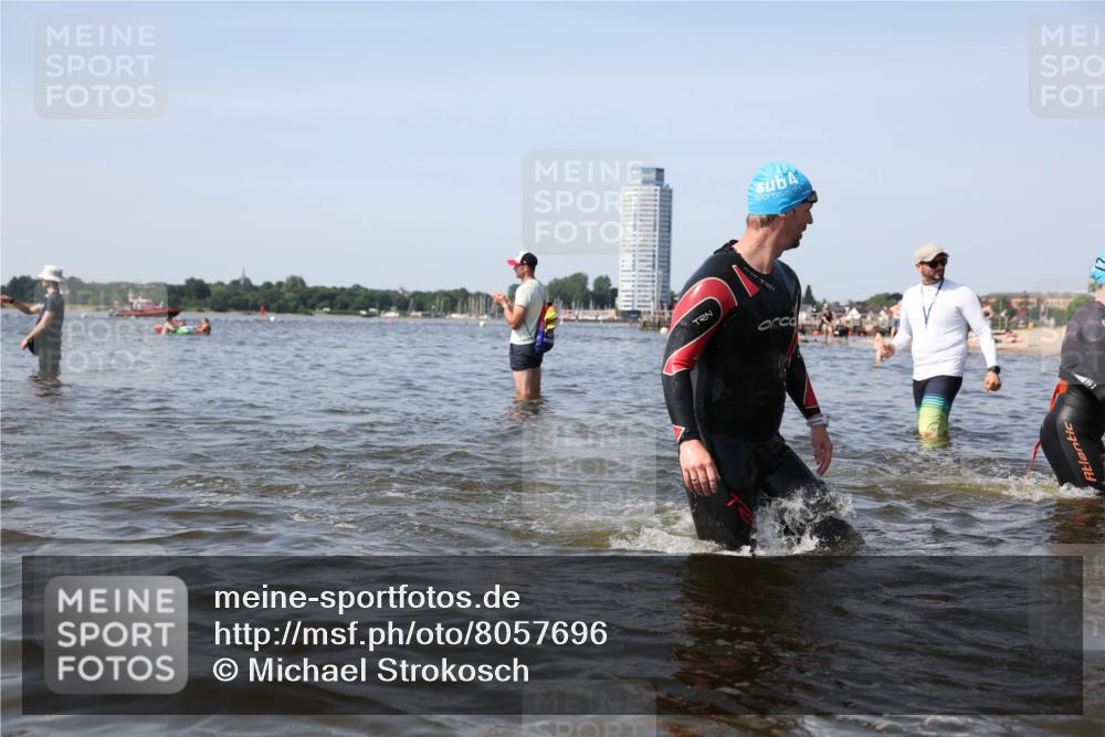 22.06.2025 - Viking Triathlon Michael Strokosch http://msf.ph/oto/8057696 22.06.2025 10:36:34 Schwimmen 42, 88, 232, 251, 332 meine-sportfotos.de