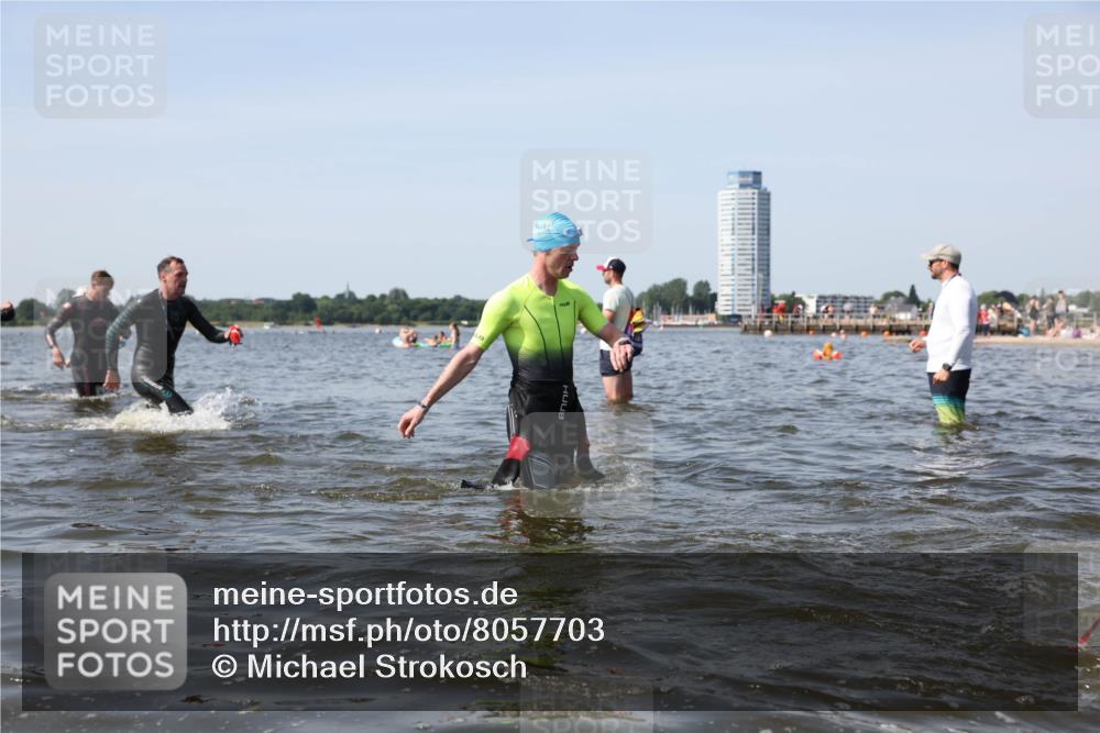 22.06.2025 - Viking Triathlon Michael Strokosch http://msf.ph/oto/8057703 22.06.2025 10:39:04 Schwimmen 26, 40, 57, 79, 148, 181, 185, 210, 295, 351, 408, 416, 451, 654 meine-sportfotos.de