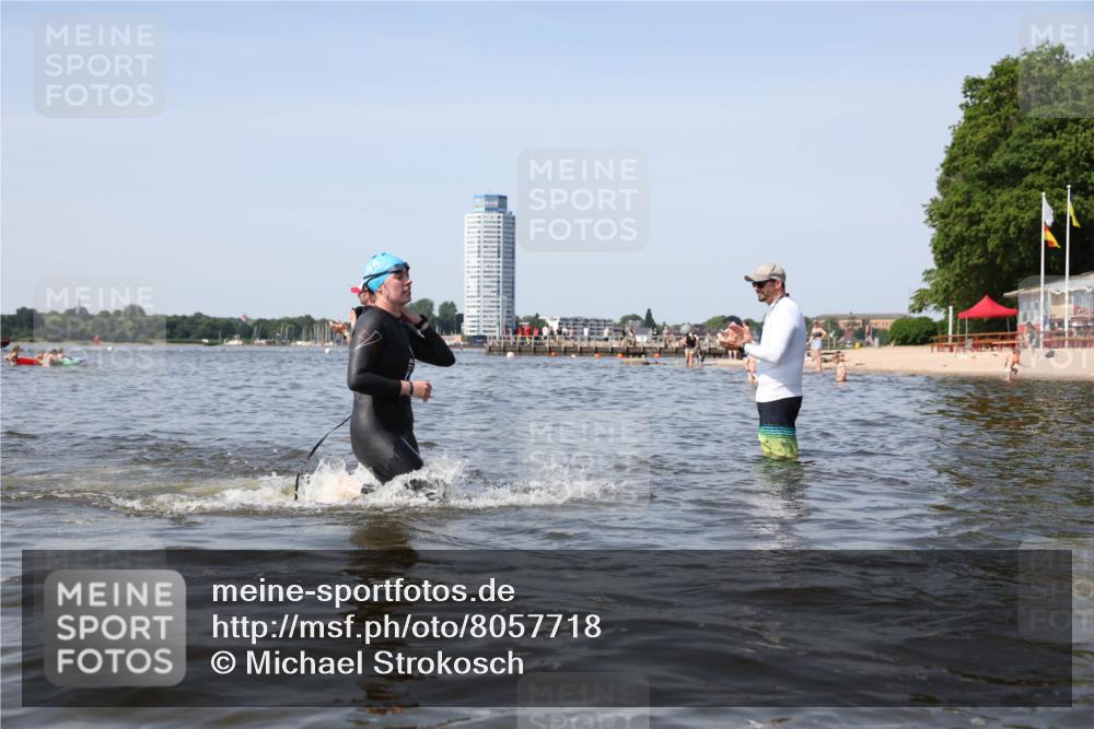 22.06.2025 - Viking Triathlon Michael Strokosch http://msf.ph/oto/8057718 22.06.2025 10:36:40 Schwimmen 42, 232, 251, 332 meine-sportfotos.de